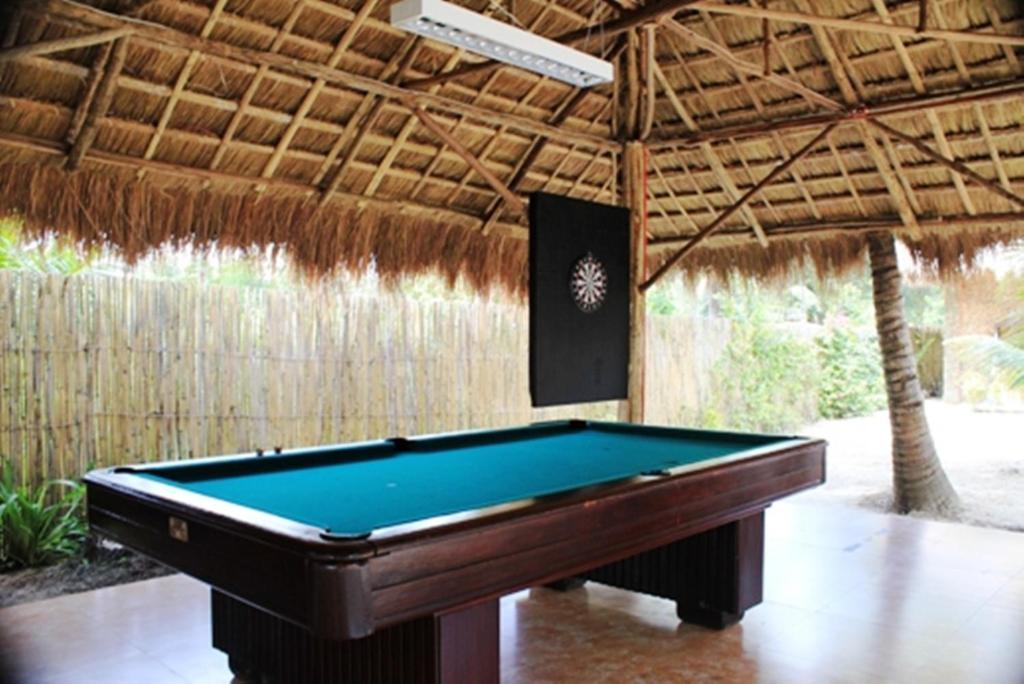 Cooper'S Beach Resort Lucbuan Luaran gambar