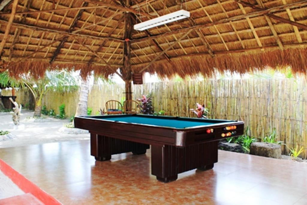 Cooper'S Beach Resort Lucbuan Luaran gambar