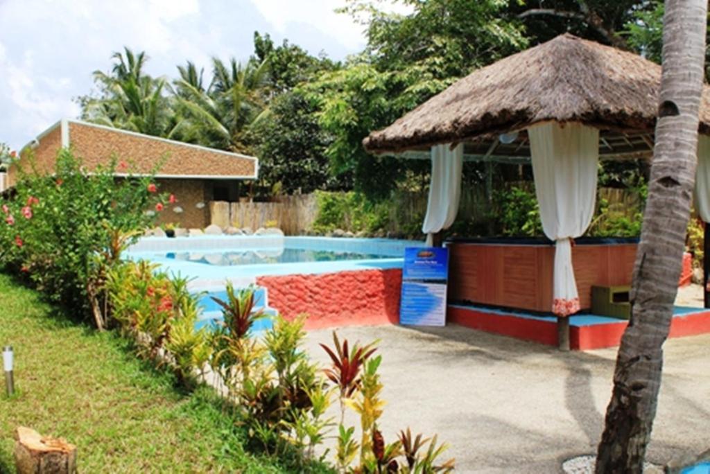 Cooper'S Beach Resort Lucbuan Luaran gambar