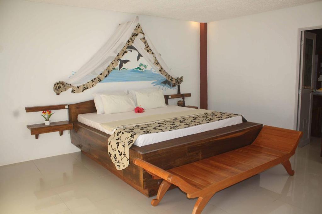 Cooper'S Beach Resort Lucbuan Luaran gambar
