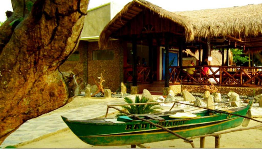 Cooper'S Beach Resort Lucbuan Luaran gambar