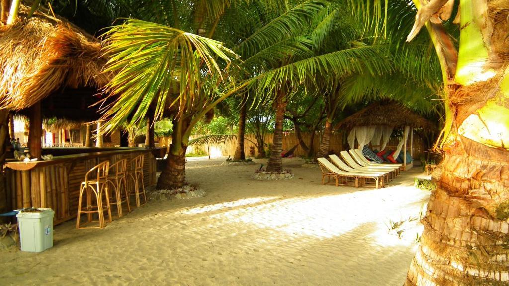 Cooper'S Beach Resort Lucbuan Luaran gambar