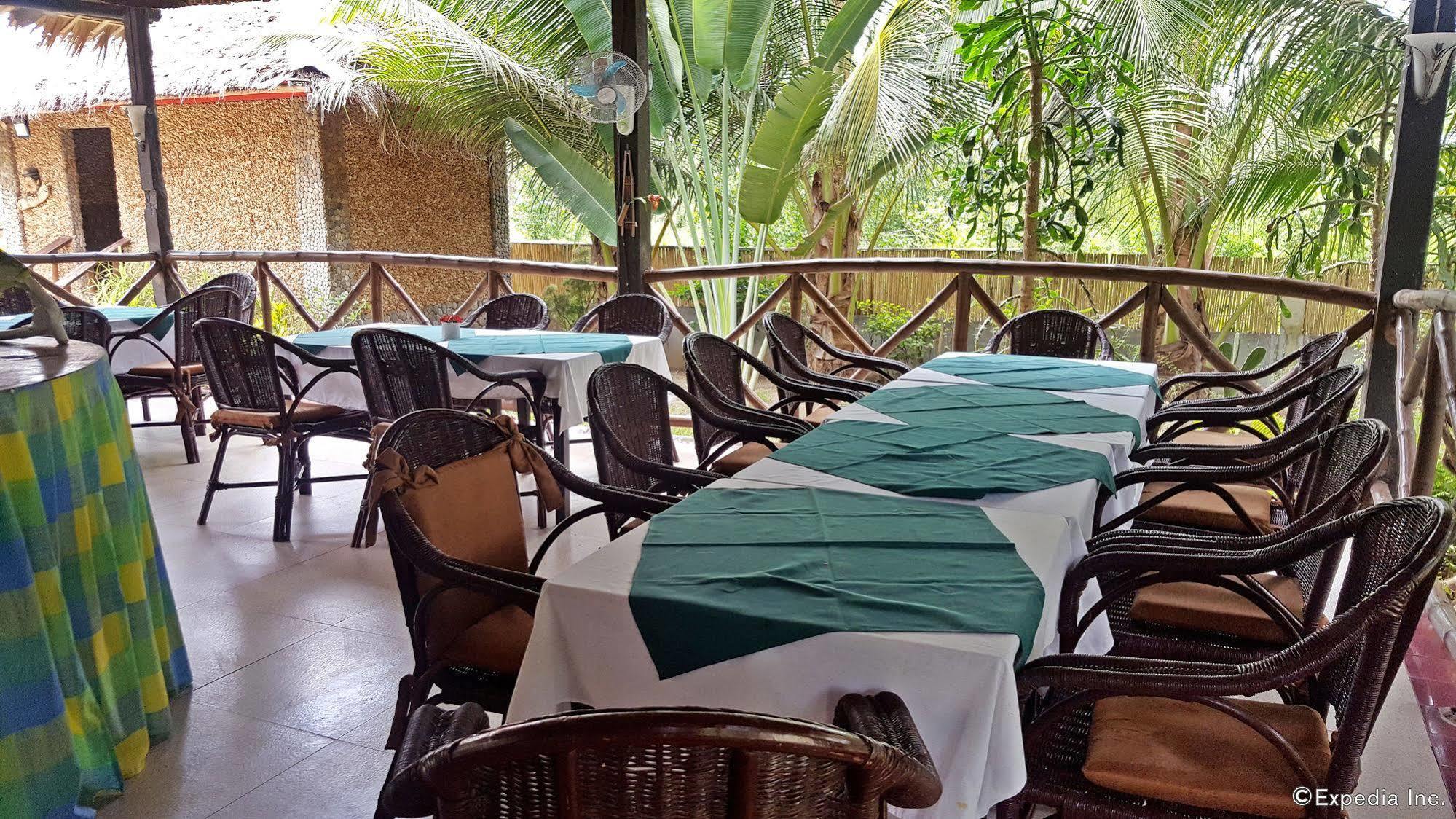 Cooper'S Beach Resort Lucbuan Luaran gambar