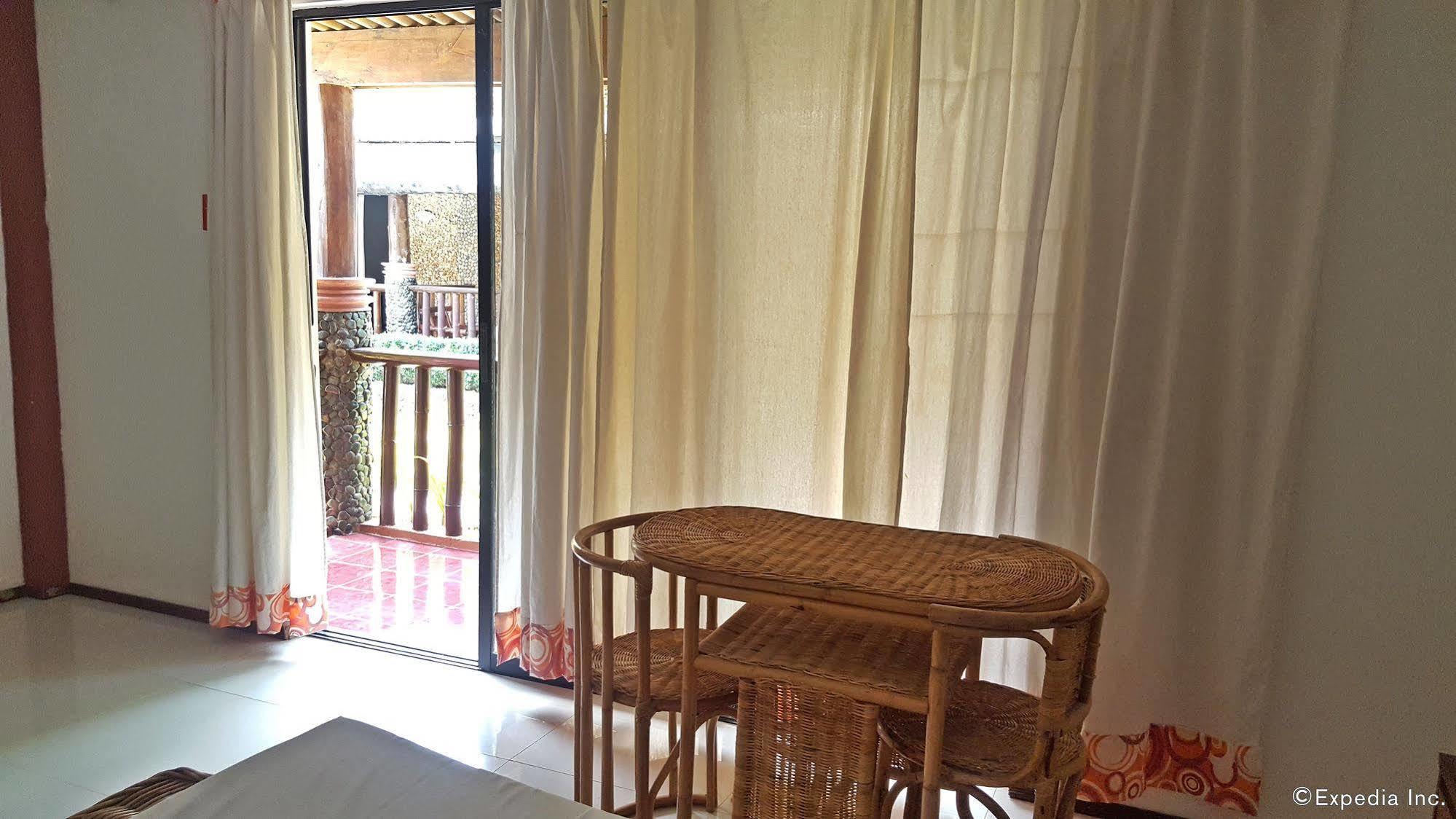 Cooper'S Beach Resort Lucbuan Luaran gambar
