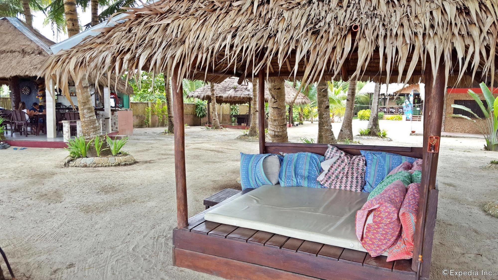 Cooper'S Beach Resort Lucbuan Luaran gambar