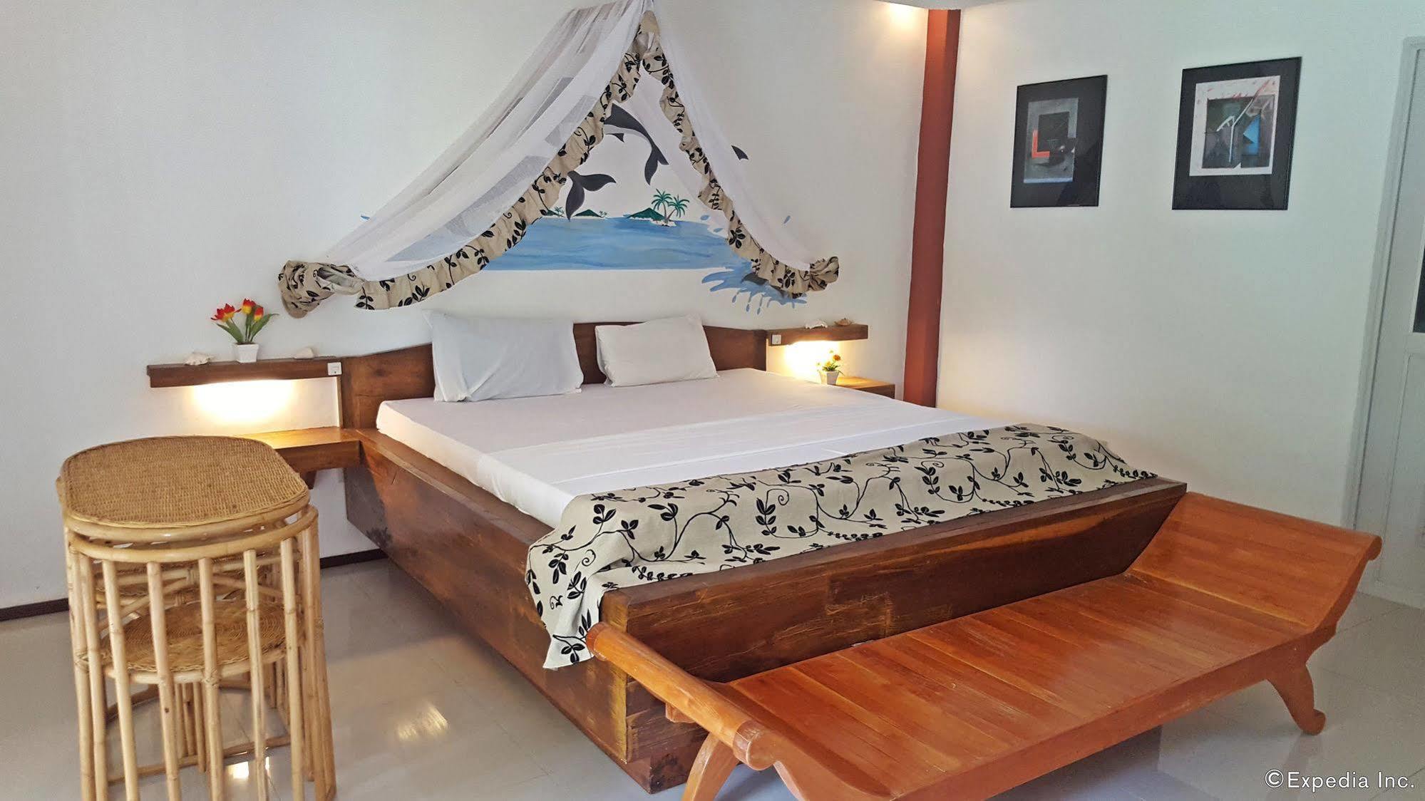Cooper'S Beach Resort Lucbuan Luaran gambar