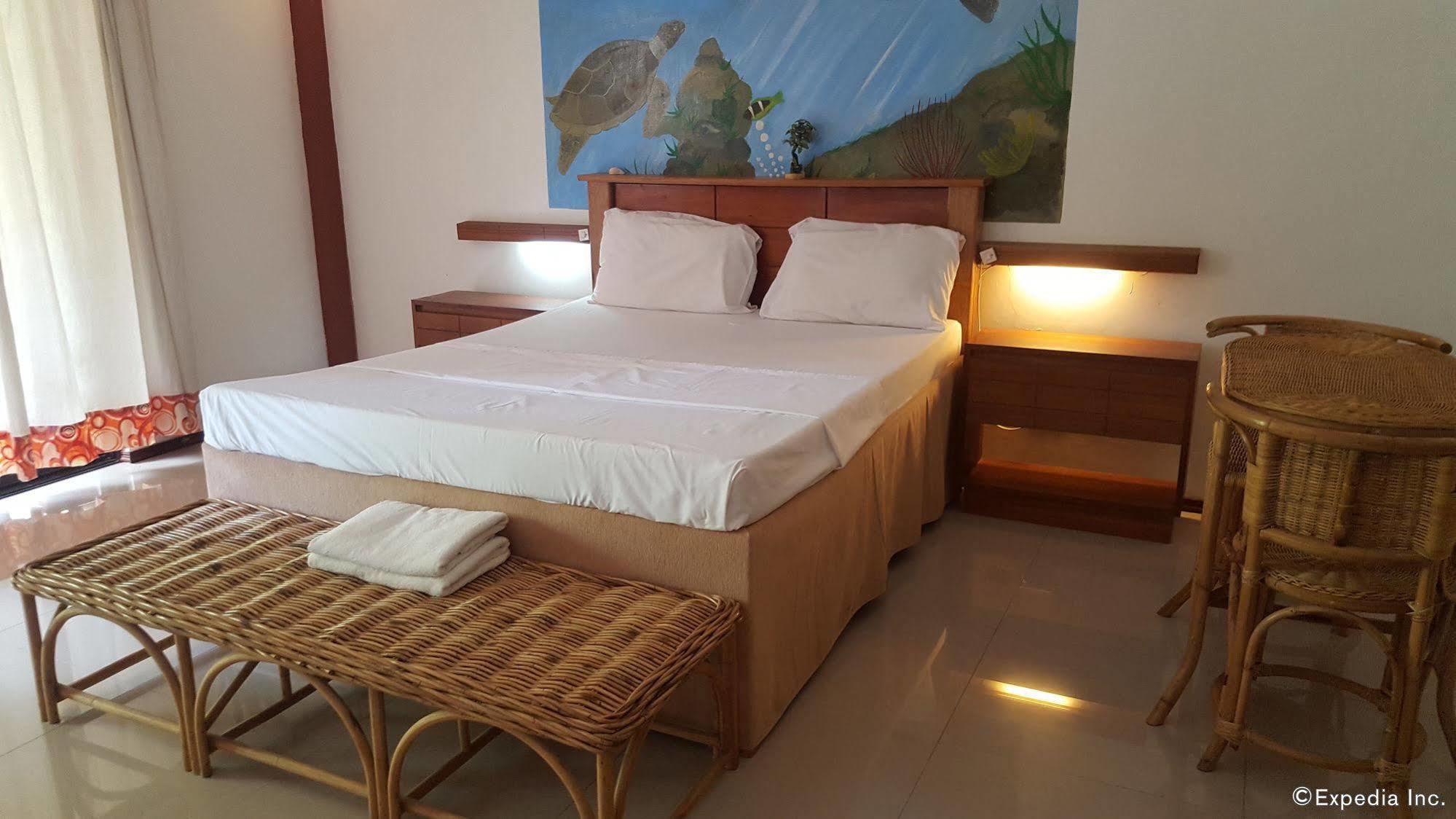 Cooper'S Beach Resort Lucbuan Luaran gambar