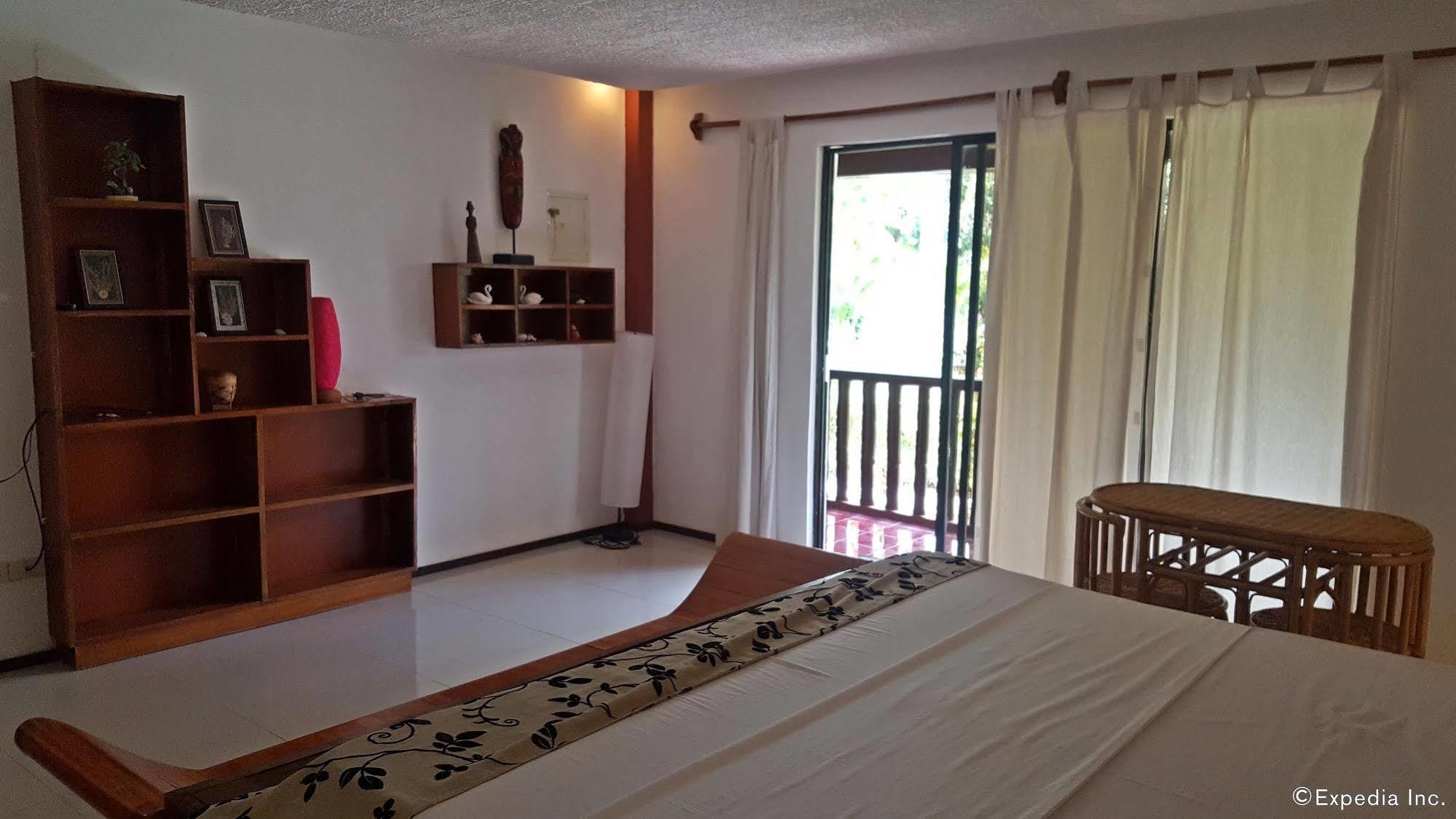 Cooper'S Beach Resort Lucbuan Luaran gambar