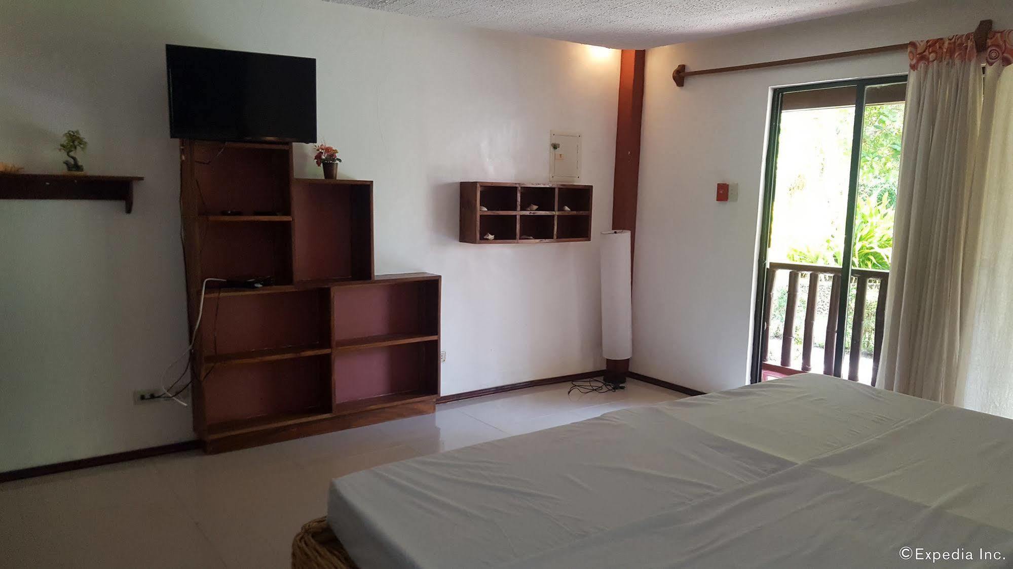 Cooper'S Beach Resort Lucbuan Luaran gambar