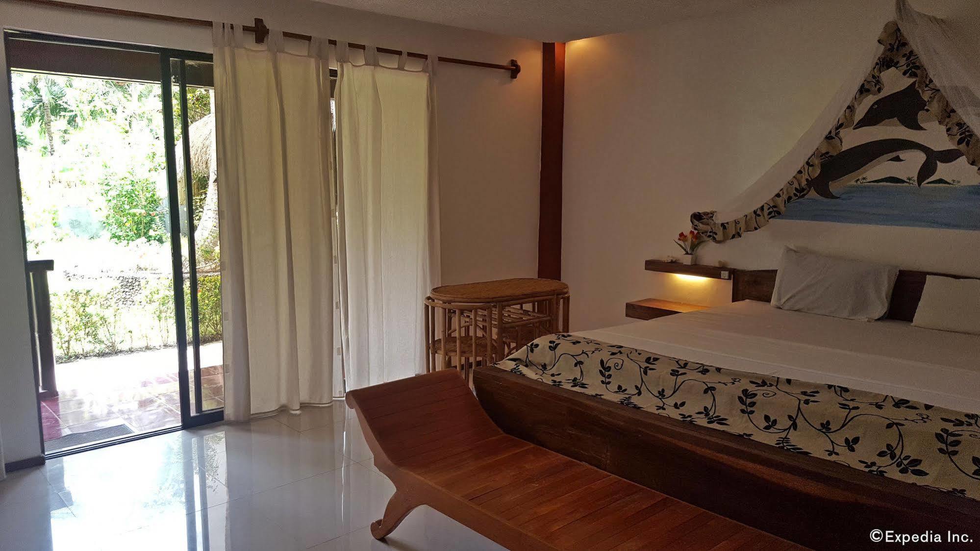 Cooper'S Beach Resort Lucbuan Luaran gambar