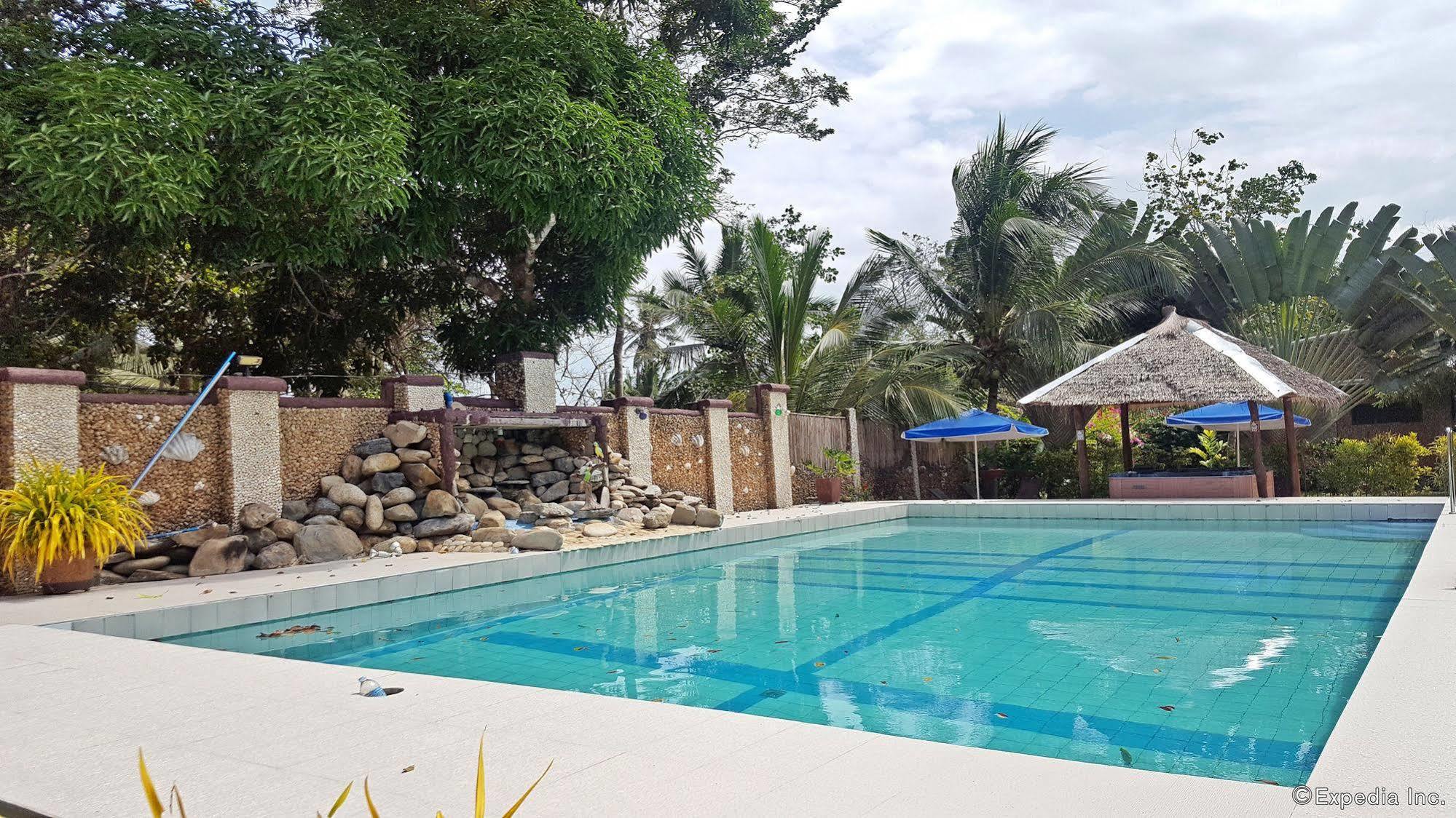 Cooper'S Beach Resort Lucbuan Luaran gambar